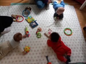 Babys am Boden